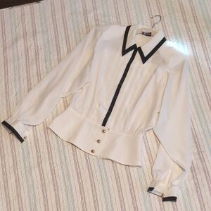 🌼Elegant White Blouse with Navy Trim